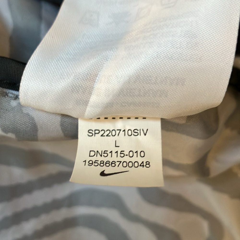 Nike - Picture 11 of 11